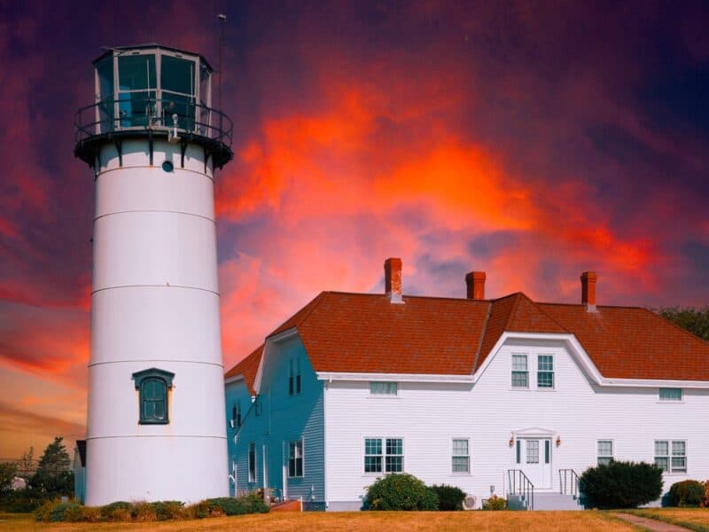 Learn about the best time to visit Cape Cod to see attractions like the Chatham Lighthouse at sunset